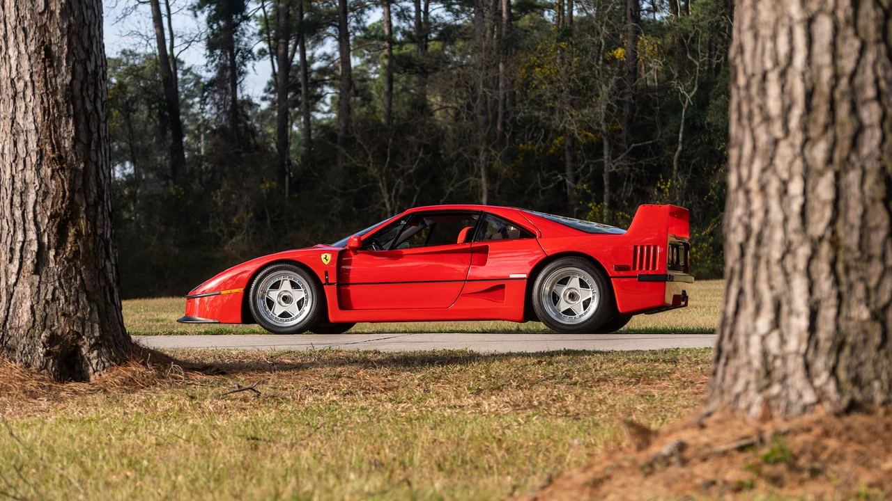 1992 Ferrari F40 - Image 24 of 31