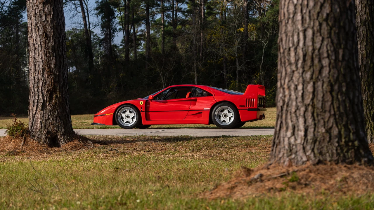 1992 Ferrari F40 - Image 29 of 31