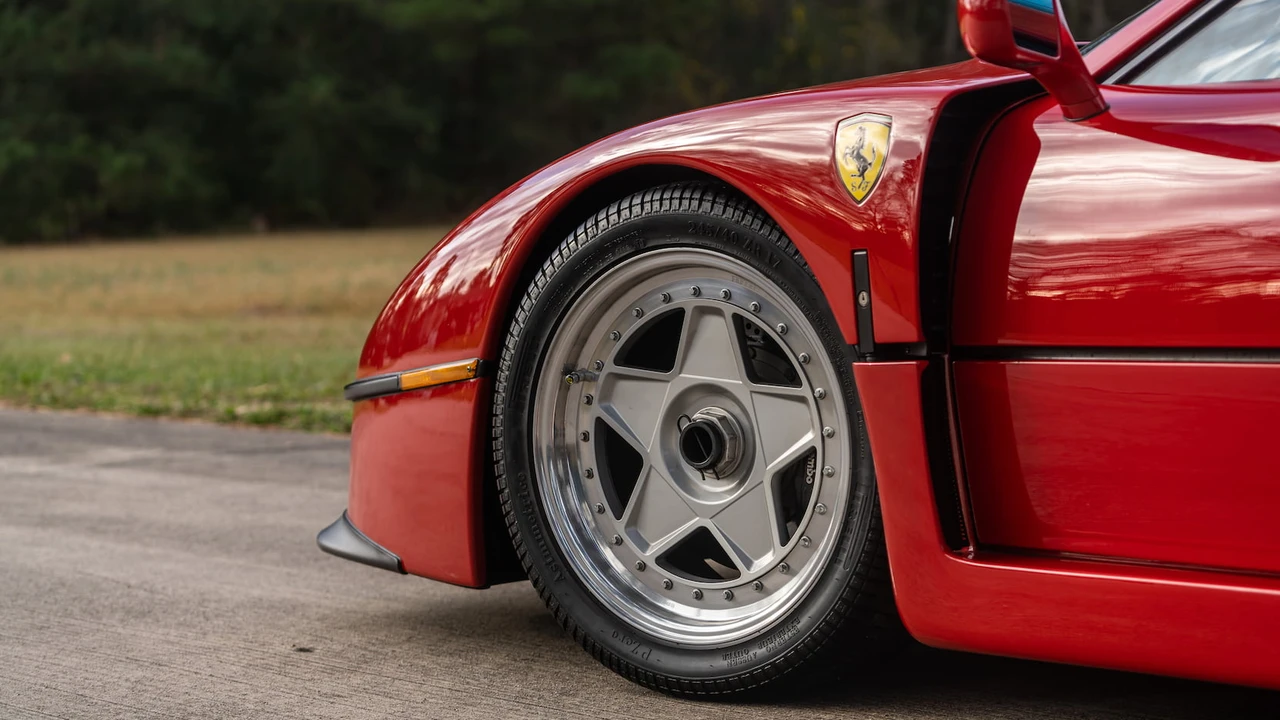 1992 Ferrari F40 - Image 30 of 31