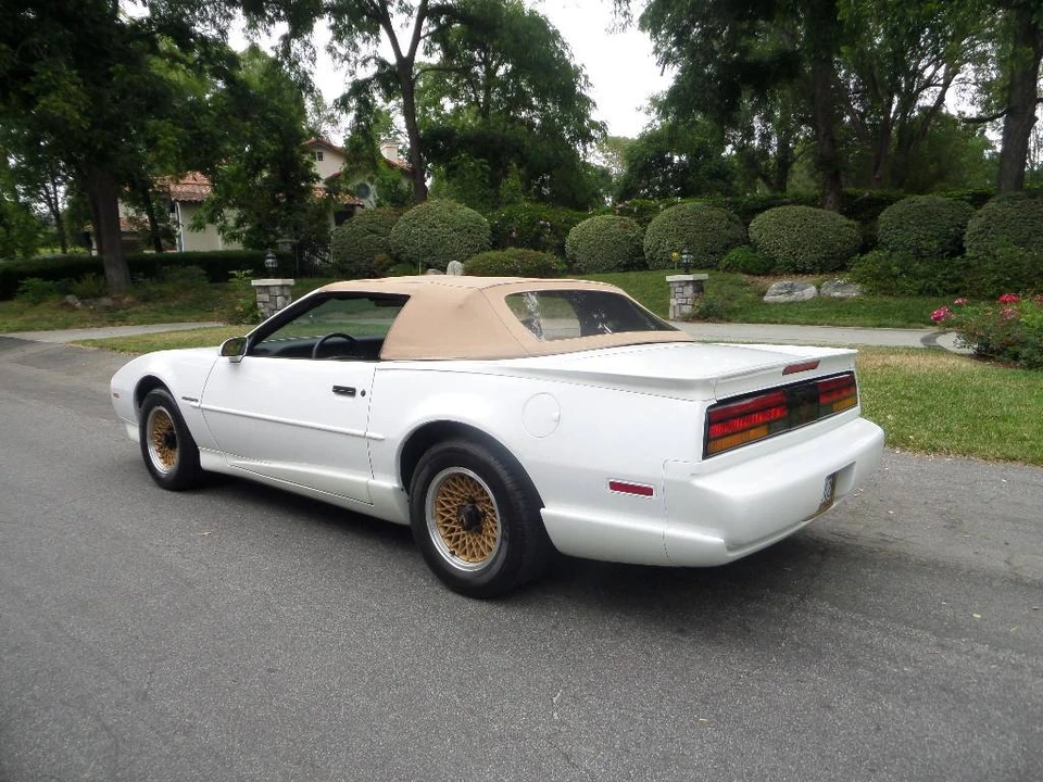 1992 Pontiac Firebird 3rd Gen - Image 7 of 17