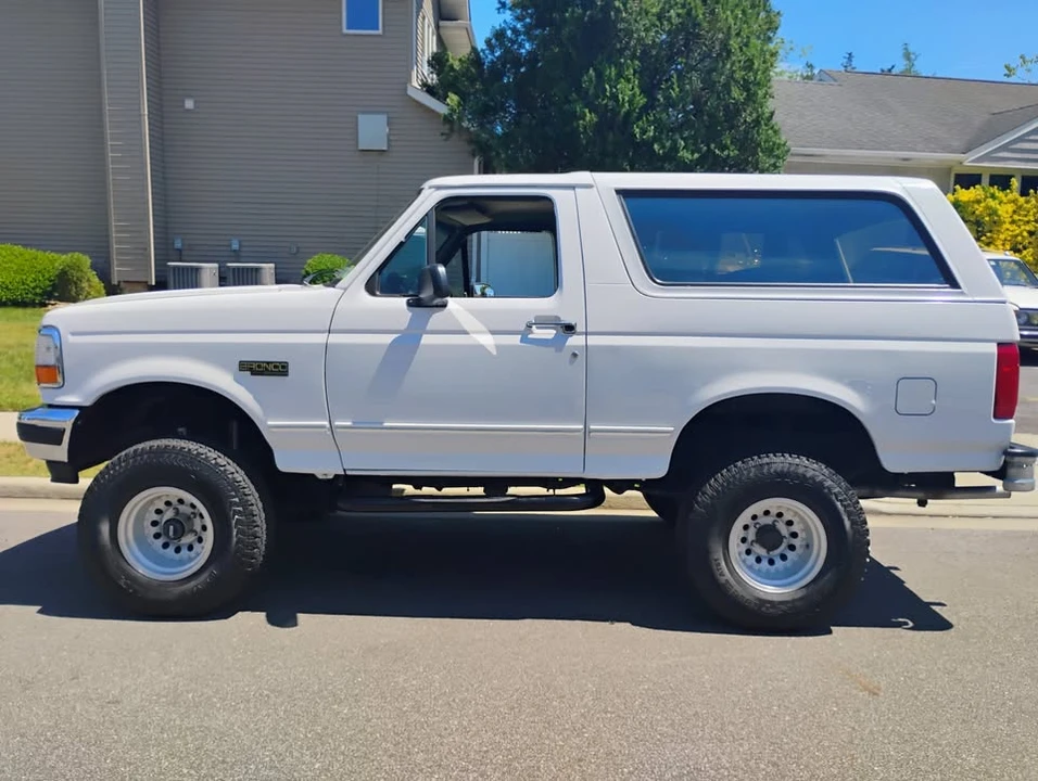 1992 Ford Bronco 5th Gen - Image 2 of 20