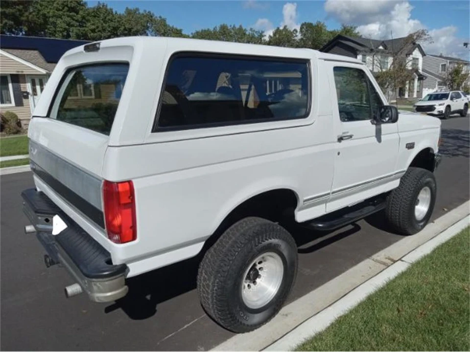1992 Ford Bronco 5th Gen - Image 2 of 30
