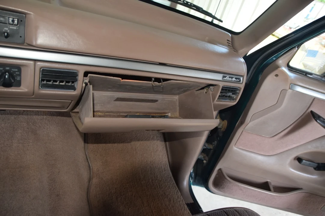 1992 Ford Bronco 5th Gen - Image 19 of 21