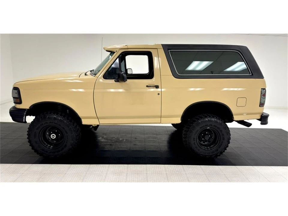 1992 Ford Bronco 5th Gen - Image 2 of 31