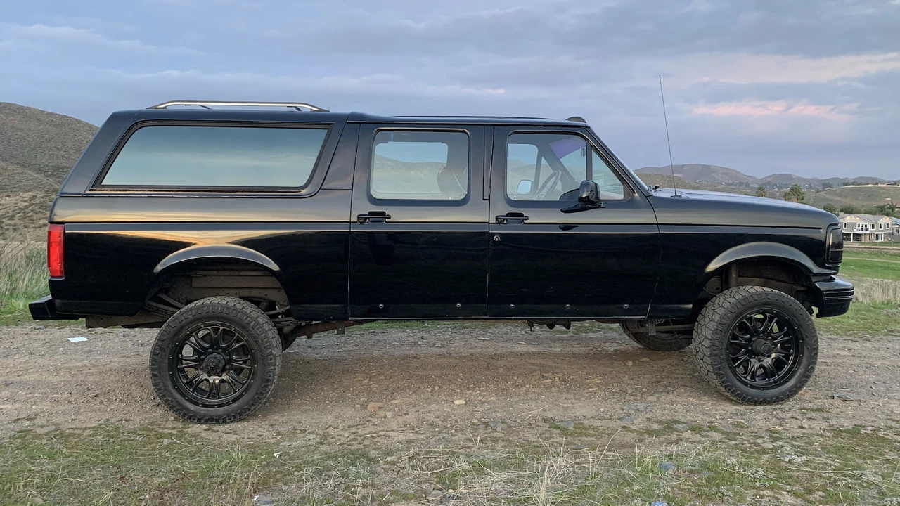 1992 Ford Bronco 5th Gen - Image 2 of 24