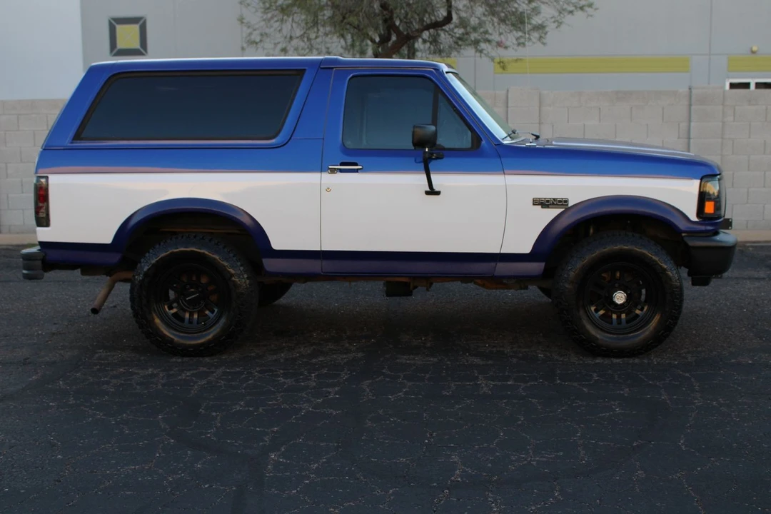 1992 Ford Bronco 5th Gen - Image 2 of 31