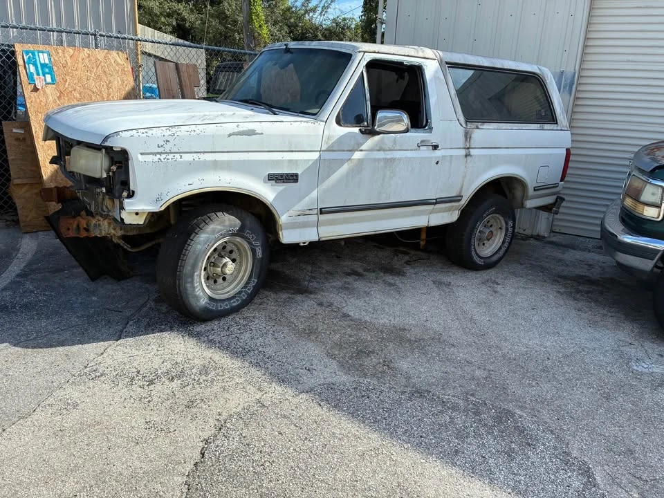 1992 Ford Bronco 5th Gen - Image 2 of 11