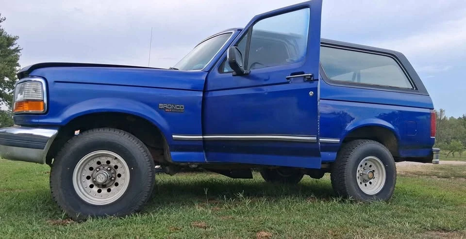 1992 Ford Bronco 5th Gen - Image 2 of 13