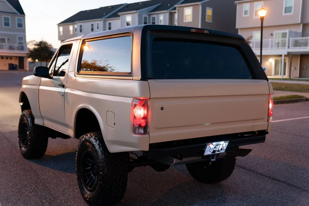 1992 Ford Bronco 5th Gen - Image 2 of 7