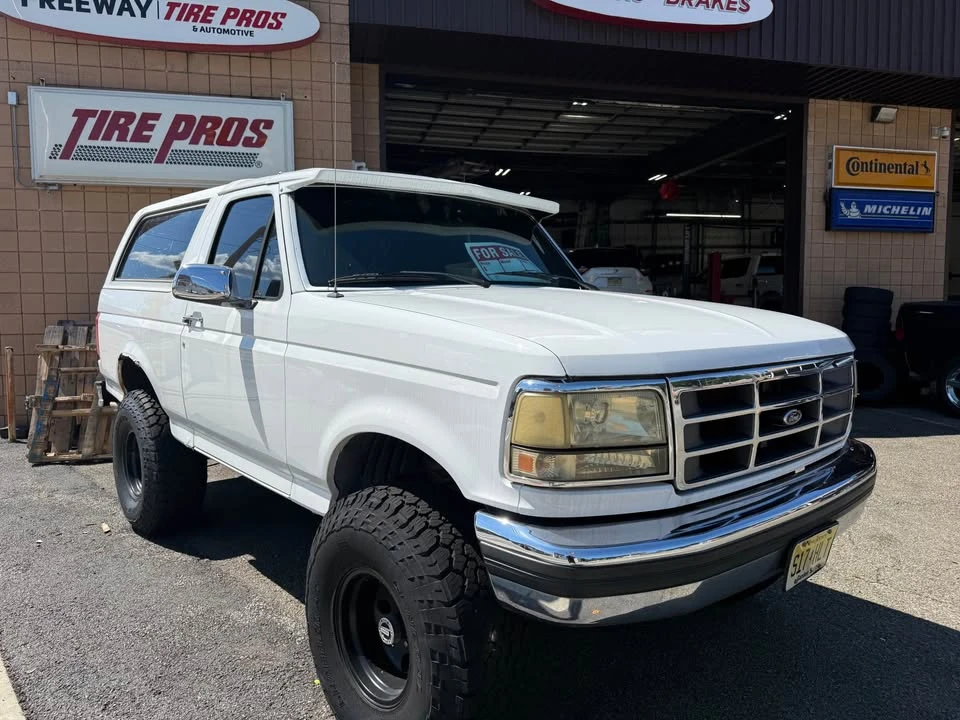 1992 Ford Bronco 5th Gen - Image 2 of 15