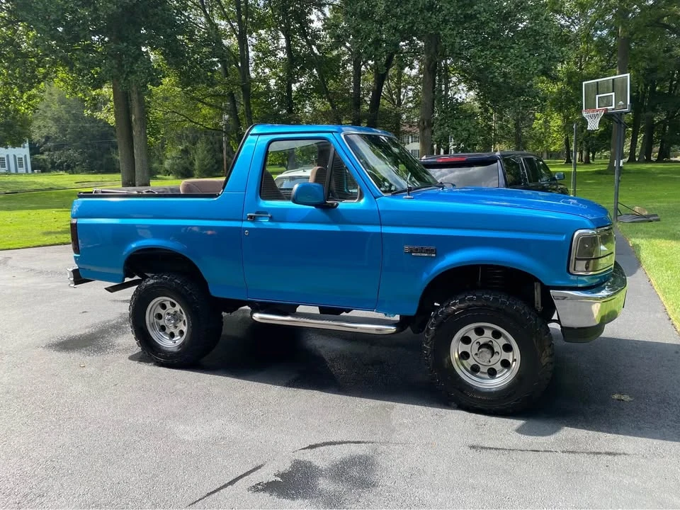 1992 Ford Bronco 5th Gen - Image 2 of 11