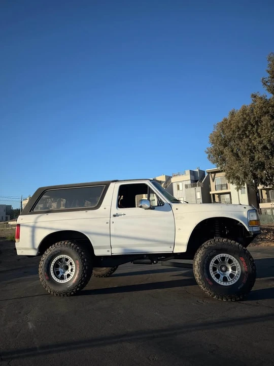 1992 Ford Bronco 5th Gen - Image 2 of 20
