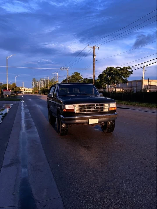 1992 Ford Bronco 5th Gen - Image 2 of 3