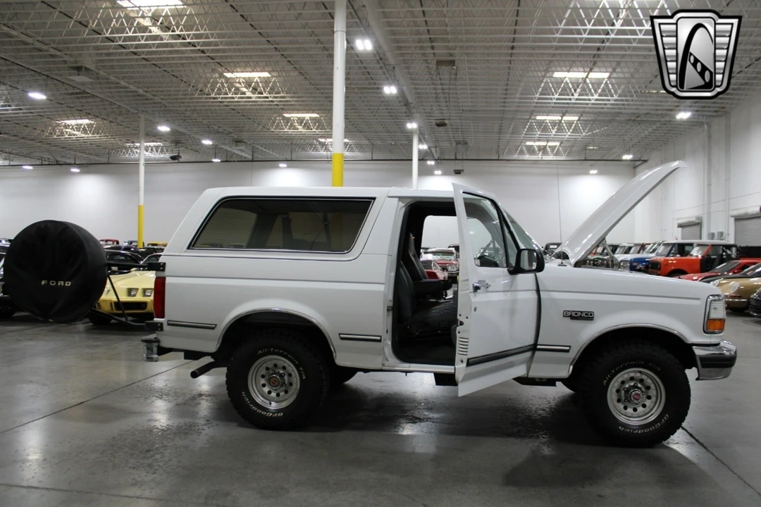 1992 Ford Bronco 5th Gen - Image 11 of 12