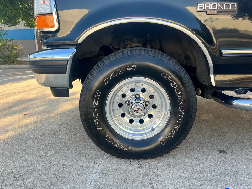 1992 Ford Bronco 5th Gen - Image 25 of 31