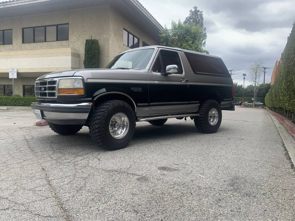 1992 Ford Bronco 5th Gen - Image 2 of 3