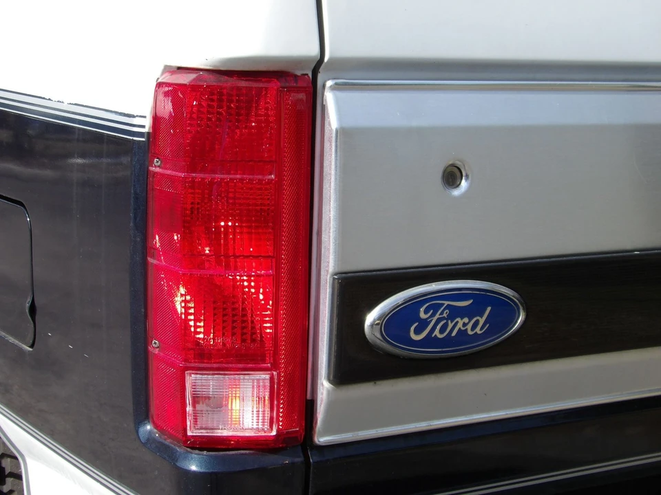 1992 Ford Bronco 5th Gen - Image 19 of 21