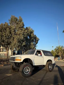 1992 Ford Bronco XLT-Prerunner
