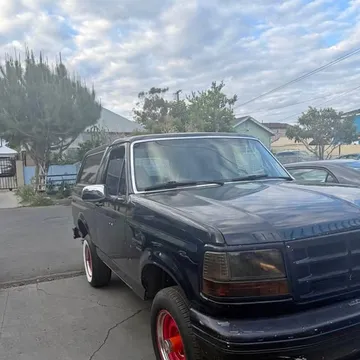 1992 Ford Bronco · Xlt 5.0