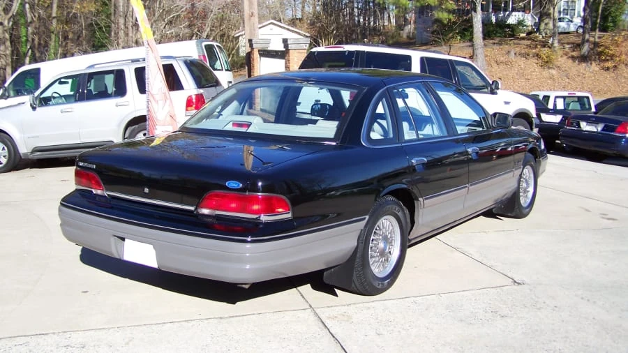 1992 Ford Crown Victoria - Image 24 of 26