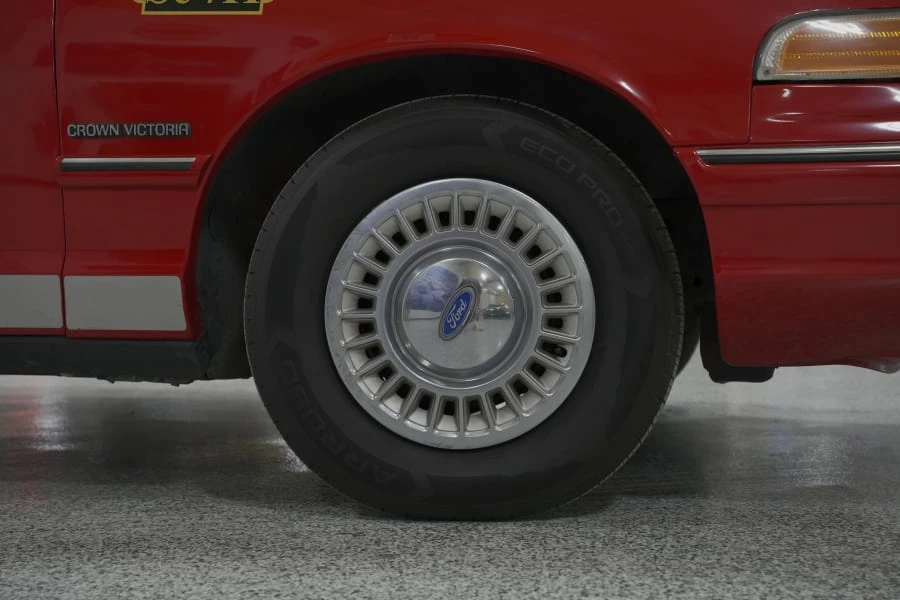 1992 Ford Crown Victoria - Image 18 of 31