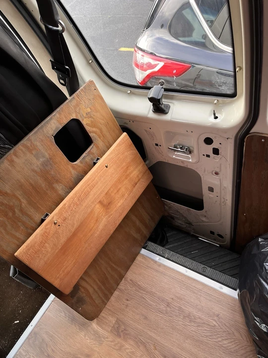 1992 Ford Econoline Van - Image 10 of 11