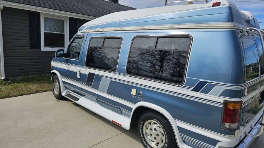 1992 Ford Econoline Van - Image 3 of 4