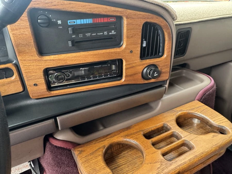 1992 Ford Econoline Van - Image 11 of 13