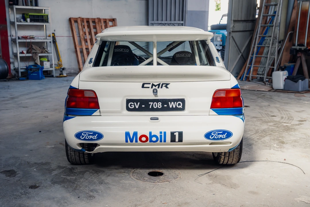 1992 Ford Escort RS Cosworth - Image 15 of 31