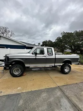 1992 Ford F-150 XLT Pickup 2D 6 1/2 ft