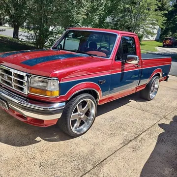 1992 Ford F-150 XLT Pickup 2D 6 1/2 ft