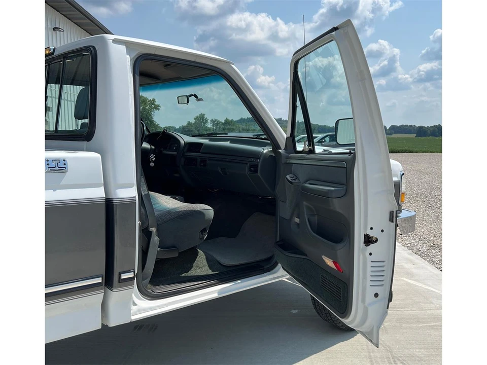 1992 Ford F-Series 9th Gen - Image 20 of 30