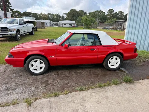 1992 Ford Mustang Convertible 2D