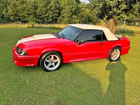 1992 Ford Mustang Convertible 2D