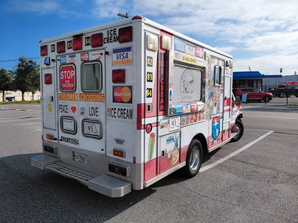 1992 Ford Econoline Van - Image 17 of 17