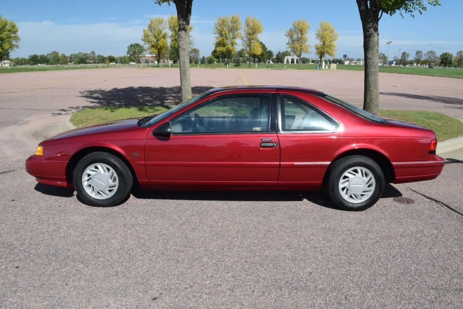 1992 Ford Thunderbird 10th Gen - Image 2 of 12