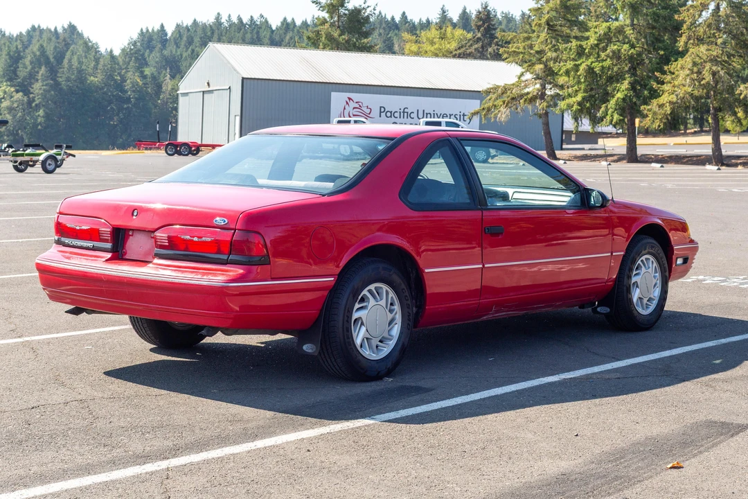 1992 Ford Thunderbird 10th Gen - Image 7 of 31