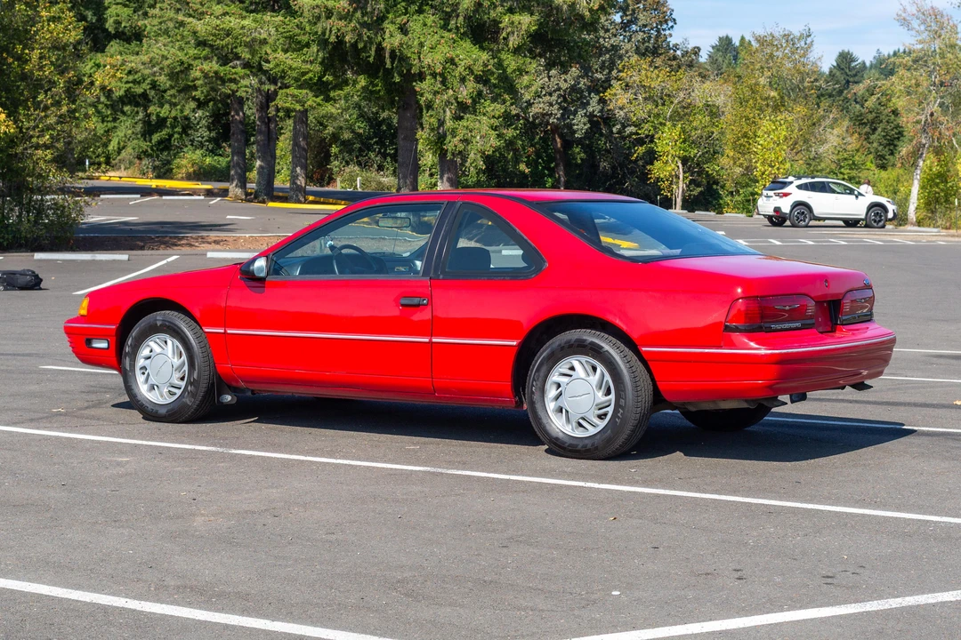 1992 Ford Thunderbird 10th Gen - Image 4 of 31