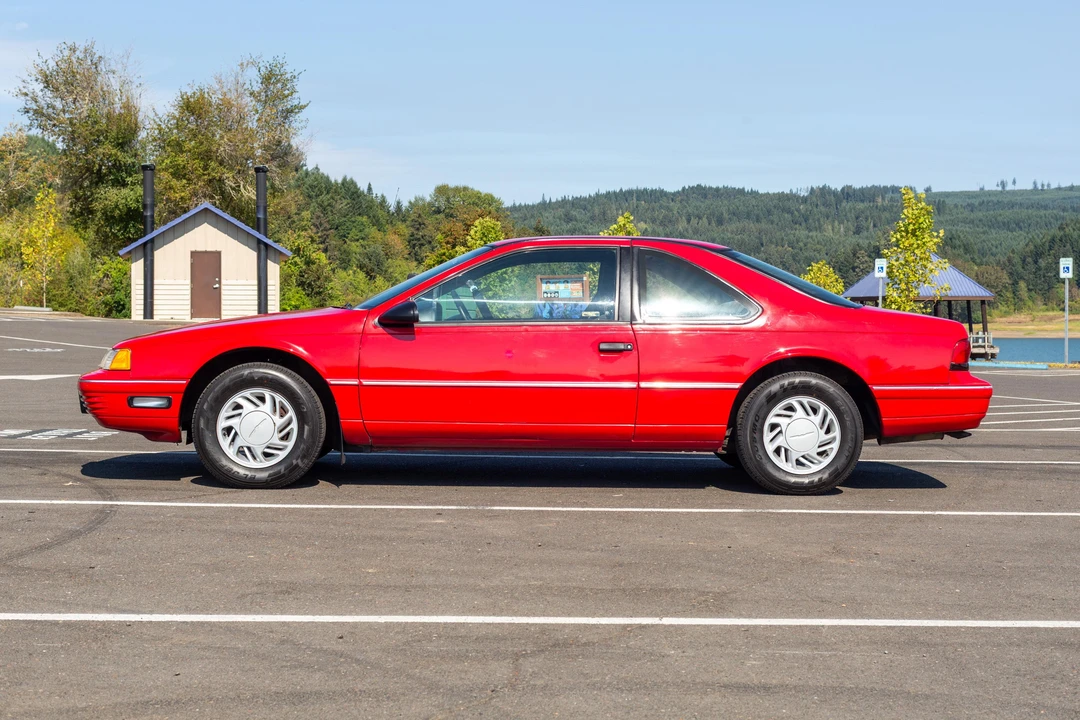 1992 Ford Thunderbird 10th Gen - Image 6 of 31