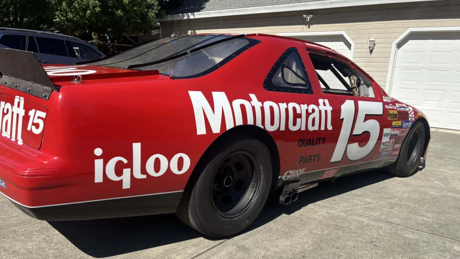 1992 Ford Thunderbird 10th Gen - Image 9 of 19