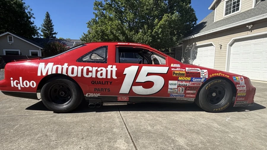 1992 Ford Thunderbird 10th Gen - Image 2 of 19