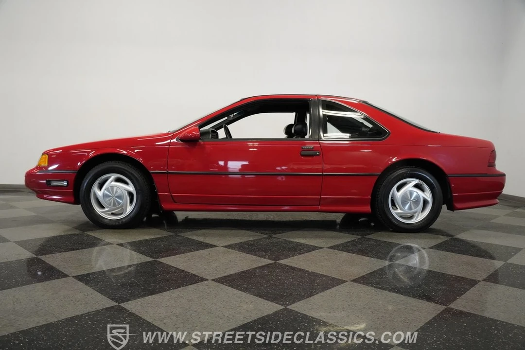 1992 Ford Thunderbird 9th Gen - Image 2 of 12