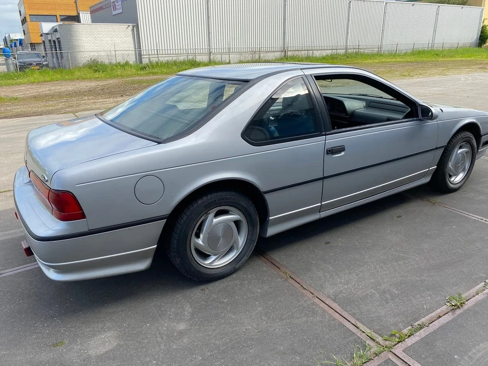 1992 Ford Thunderbird 10th Gen - Image 8 of 30