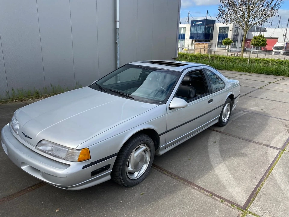 1992 Ford Thunderbird 10th Gen - Image 10 of 30