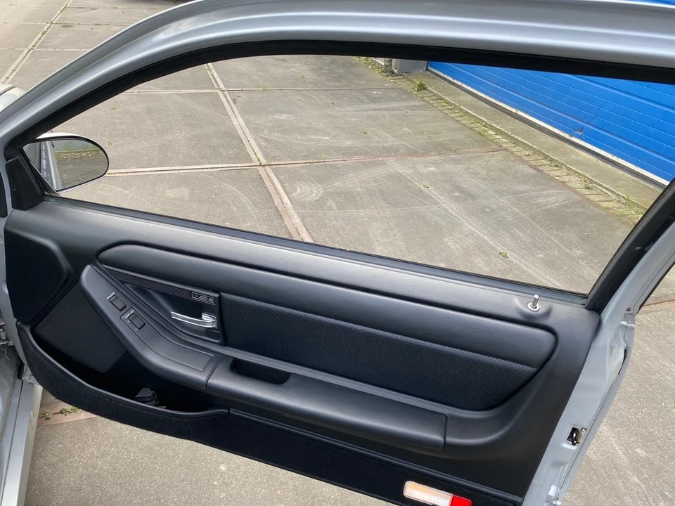 1992 Ford Thunderbird 10th Gen - Image 23 of 30