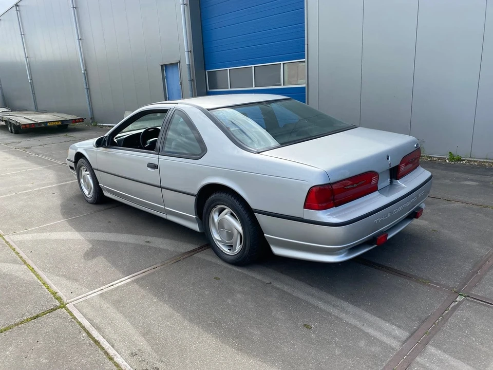1992 Ford Thunderbird 10th Gen - Image 5 of 30