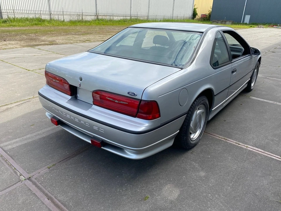 1992 Ford Thunderbird 10th Gen - Image 7 of 30
