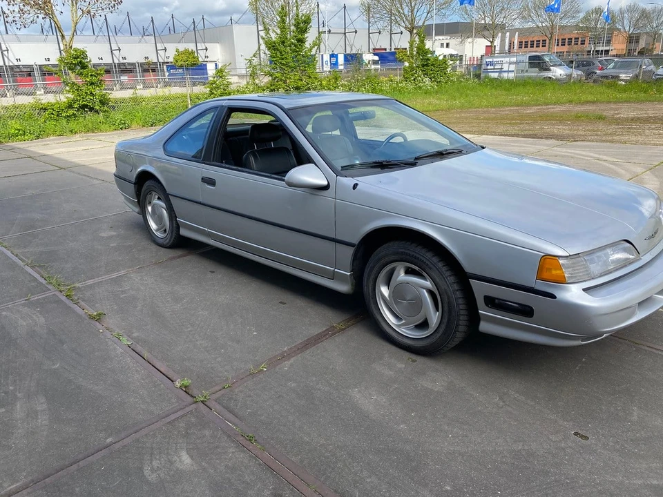 1992 Ford Thunderbird 10th Gen - Image 2 of 30