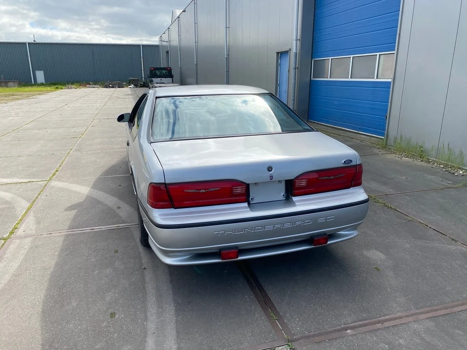 1992 Ford Thunderbird 10th Gen - Image 6 of 30