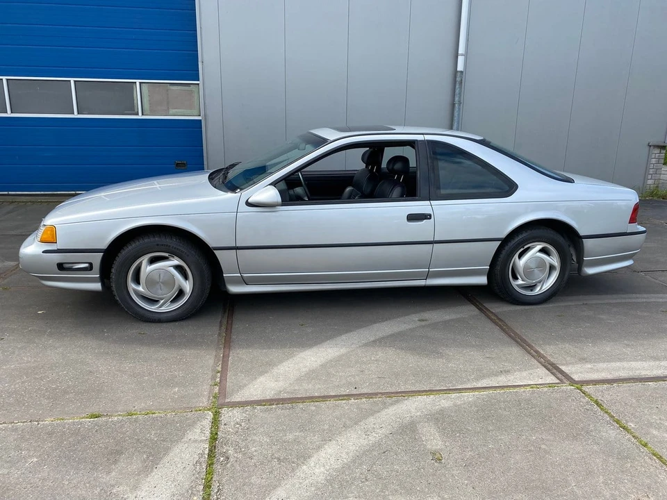 1992 Ford Thunderbird 10th Gen - Image 3 of 30